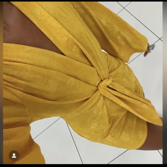 Pretty Zara dress - Picture 2 of 5